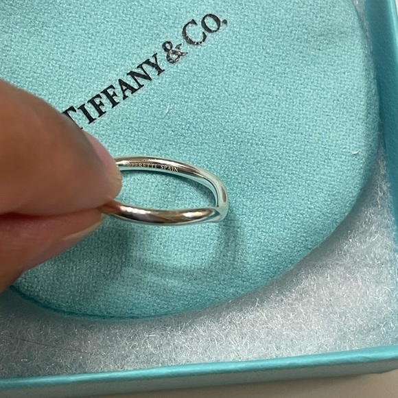 Tiffany & Co. Sterling Silver Curved Band Ring, 2mm Size 8 - Picture 4 of 6